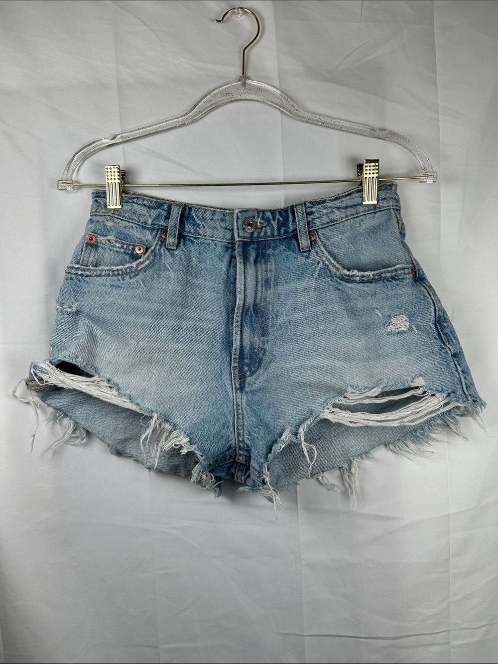 Zara Blue Jean Shorts Women’s Size 6 Light Wash Distressed Denim